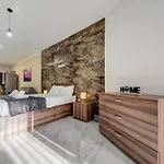 Premium In Tarxien With Private Balcony Quiet Modern Retreat شقة