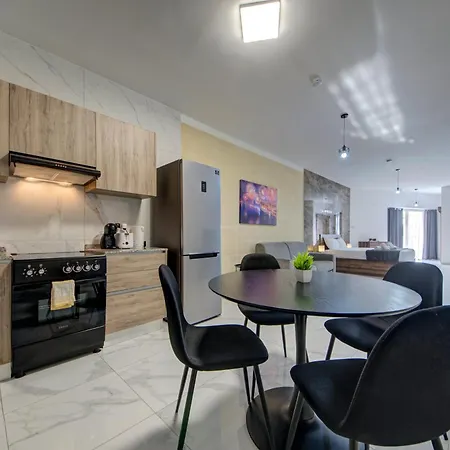 Premium In Tarxien With Private Balcony Quiet Modern Retreat *