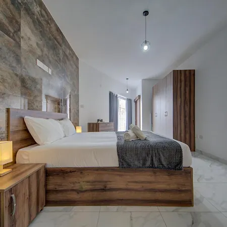 Premium In Tarxien With Private Balcony Quiet Modern Retreat Apartment