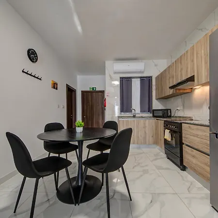Premium In Tarxien With Private Balcony Quiet Modern Retreat * Żabbar