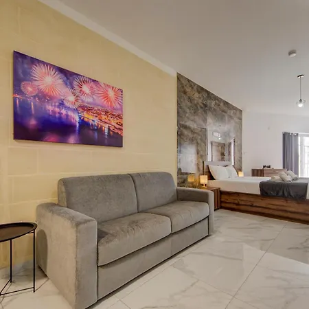 Premium In Tarxien With Private Balcony Quiet Modern Retreat *