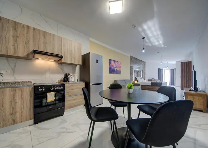 Premium In Tarxien With Private Balcony Quiet Modern Retreat *