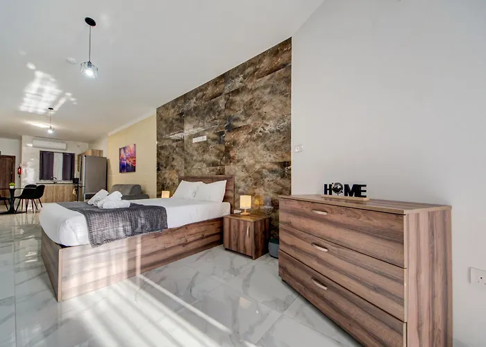 Premium In Tarxien With Private Balcony Quiet Modern Retreat 公寓