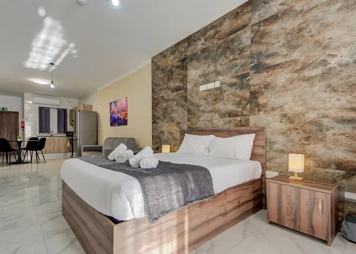 Premium In Tarxien With Private Balcony Quiet Modern Retreat *