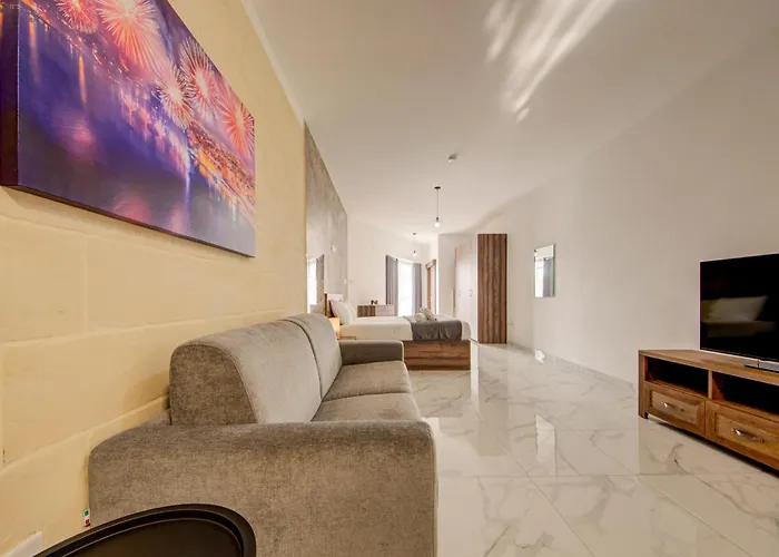 Premium In Tarxien With Private Balcony Quiet Modern Retreat
