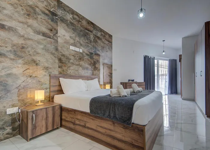 Premium In Tarxien With Private Balcony Quiet Modern Retreat